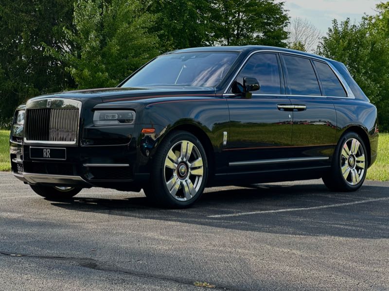 Rolls-Royce Cullinan spotted in Youngstown