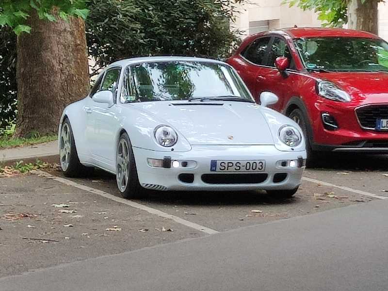 Porsche 911 (1990) spotted in Debrecen, Hungary