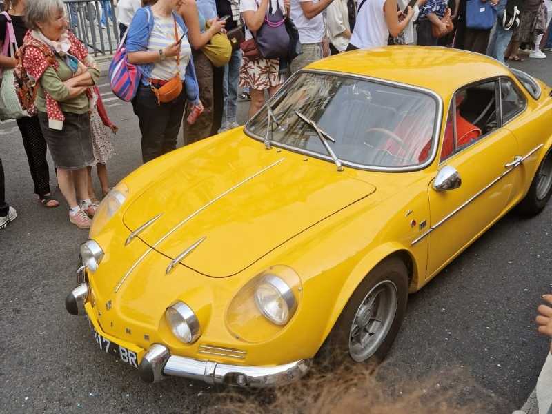Alpine A110 spotted in Paris