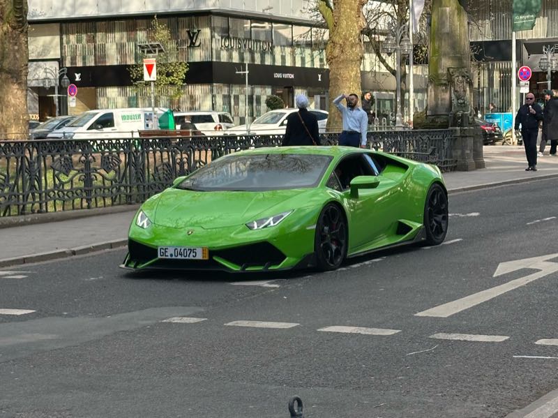 Lamborghini Huracán (2020) spotted in Düsseldorf, Germany