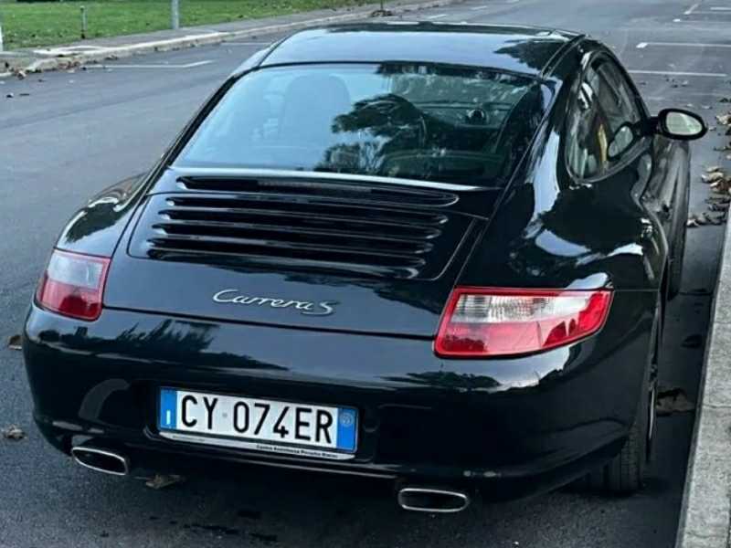 Porsche Carrera S spotted in Macerata