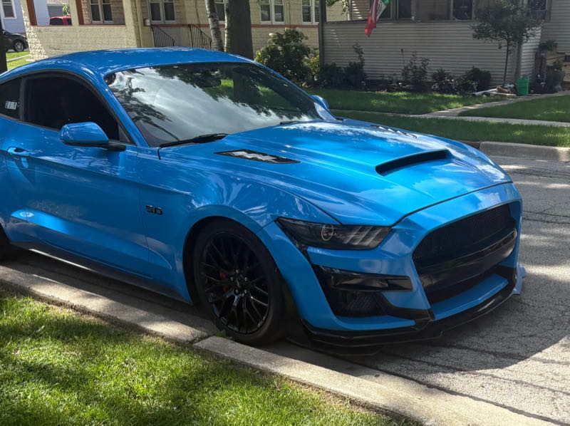 Ford Mustang Shelby GT500 (2020) spotted in Naperville, United States