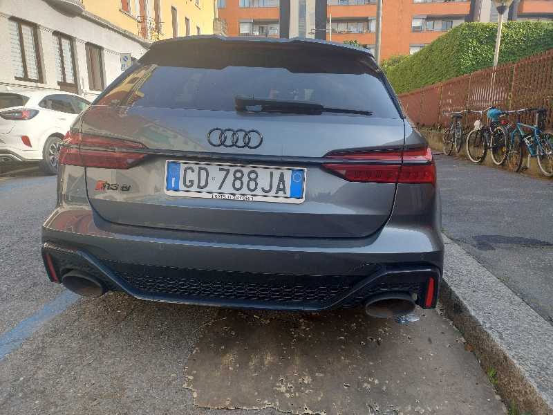 Audi RS Q8 (2022) spotted in Milan, Italy