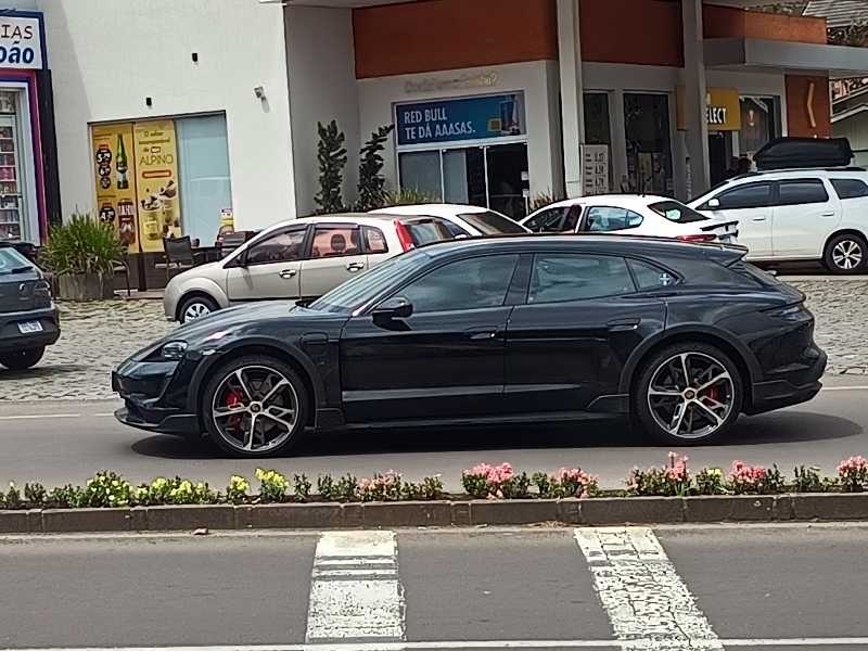 Porsche Taycan Turbo spotted in Parobé