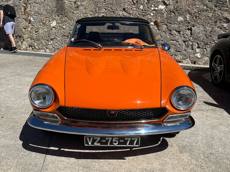 Fiat 124 Sport Spider spotted in Lisbon