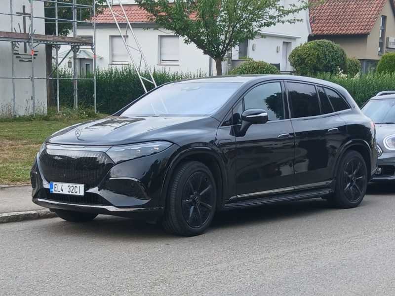 Mercedes-Benz EQS SUV spotted in Stuttgart