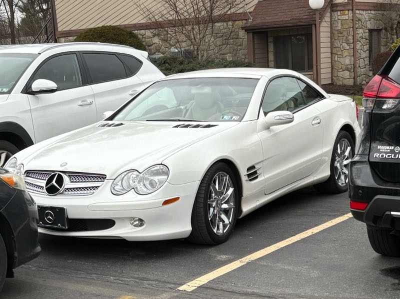Mercedes-Benz SL-Class spotted in Youngstown