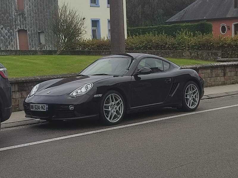 Porsche Cayman spotted in La Louvière