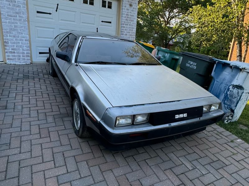 DeLorean DMC-12 spotted in Harrisburg