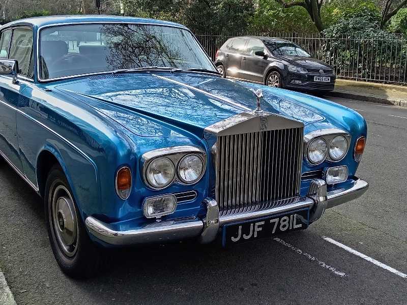 Rolls-Royce Corniche spotted in London