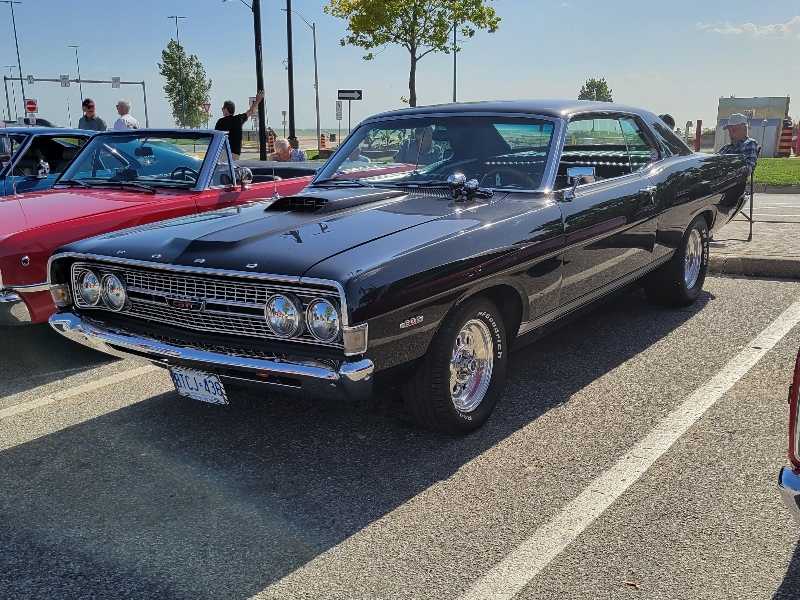 Ford Galaxie 500 spotted in Leamington