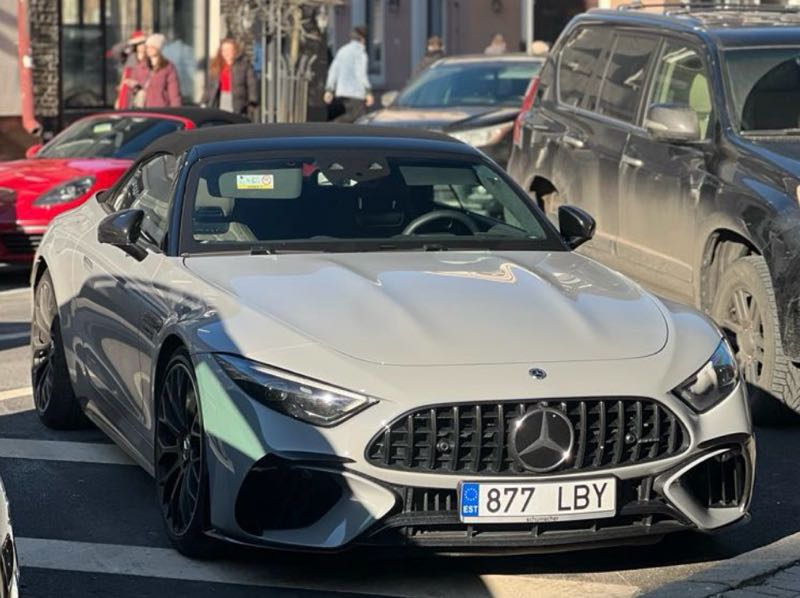 Mercedes-Benz AMG SL 63 spotted in Larsnes