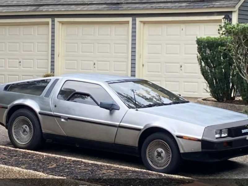 DeLorean DMC-12 (1981) spotted in Richmond, United States