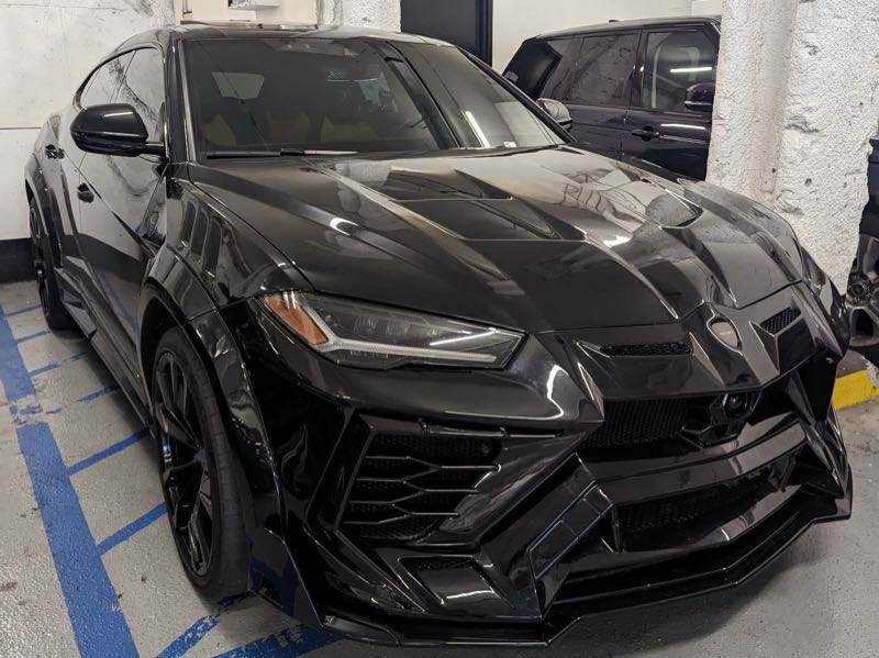 Lamborghini Urus (2021) spotted in New York City, United States