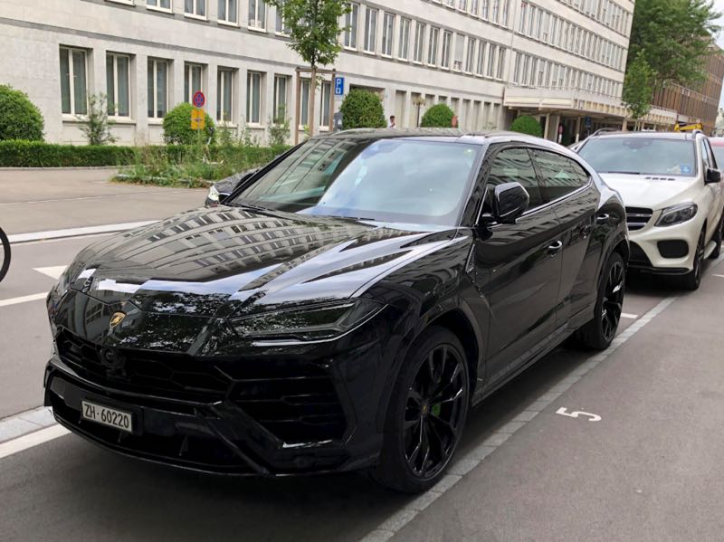 Lamborghini Urus spotted in Newark