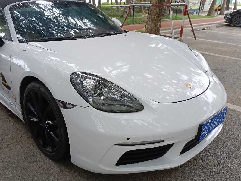 Porsche 718 Boxster spotted in Sanya