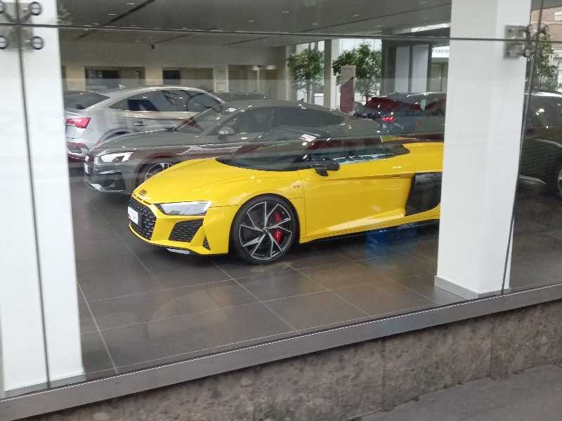 Audi R8 Spyder (2020) spotted in Milan, Italy