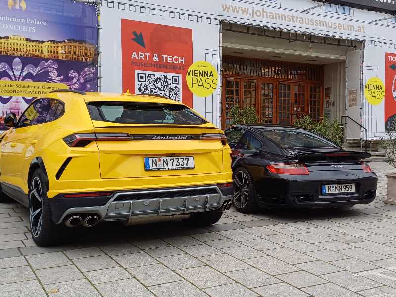 Lamborghini Urus (2021) spotted in Vienna, Austria