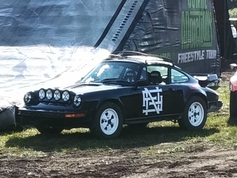 Porsche 911 spotted in Lewistown