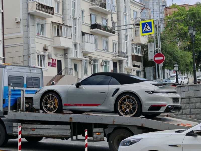 Porsche 911 Turbo S spotted in Vladivostok