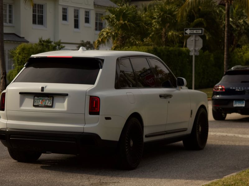 Rolls-Royce Cullinan (2023) spotted in Orlando, United States