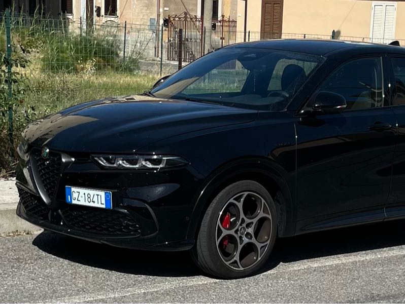 Alfa Romeo Stelvio Quadrifoglio spotted in Locri