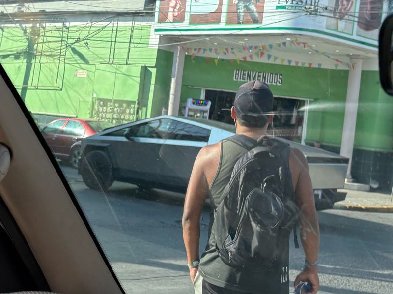 Tesla Cybertruck spotted in León de los Aldama