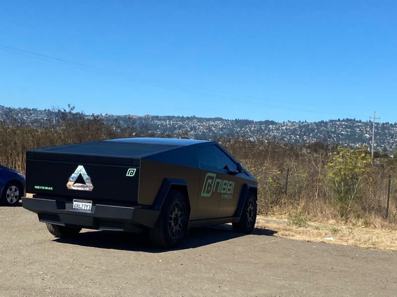 Tesla Cybertruck spotted in Oakland