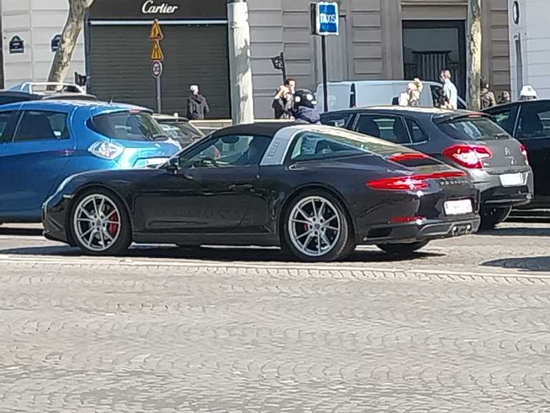 Porsche 911 Targa 4S spotted in Paris