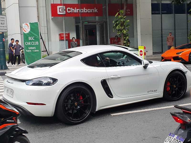 Porsche Cayman GTS 4.0 spotted in Makati City