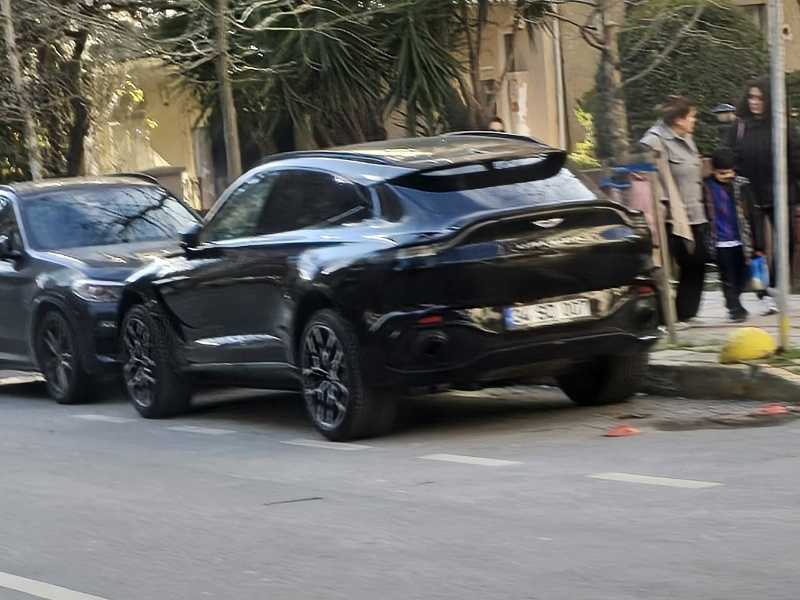 Aston Martin DBX spotted in Sancaktepe