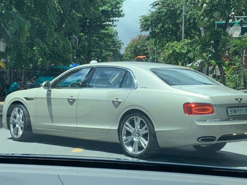 Bentley Flying Spur (2019) spotted in Ho Chi Minh City, Vietnam