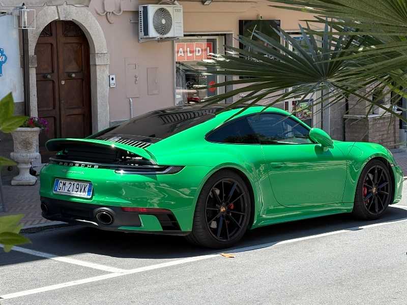 Porsche 911 spotted in Cosenza