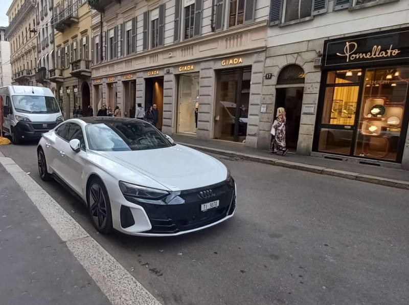 Audi e-tron GT (2022) spotted in Milan, Italy