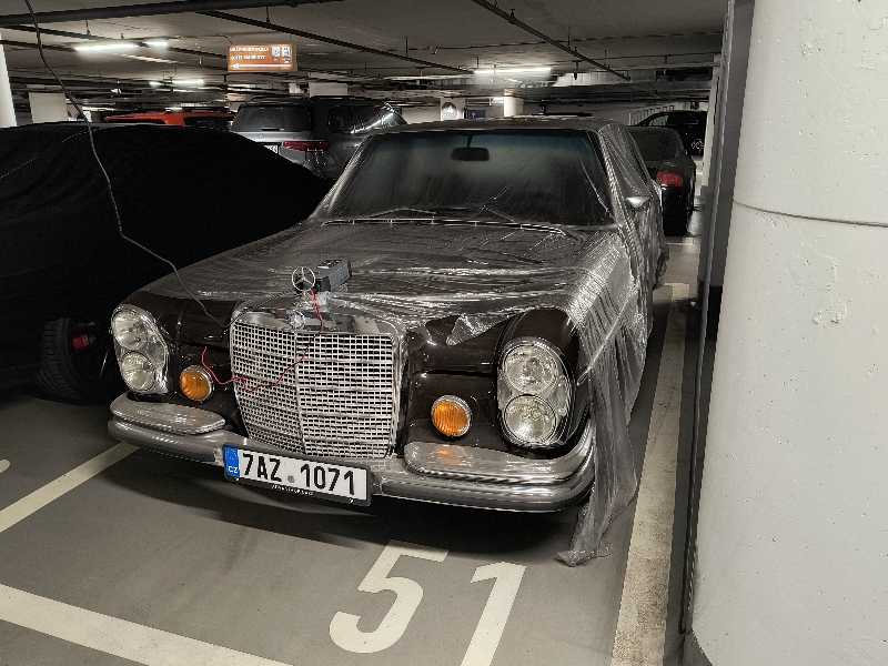 Mercedes-Benz W116 spotted in Prague