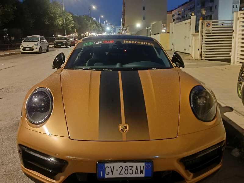 Porsche 911 spotted in Molfetta