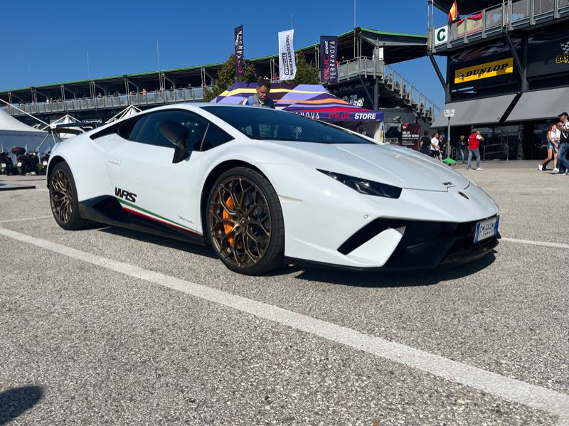 Lamborghini Huracán spotted in Piacenza