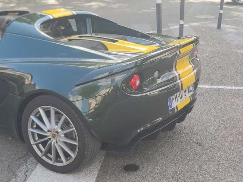Lotus Elise (2010) spotted in Saint-André-de-Najac, France