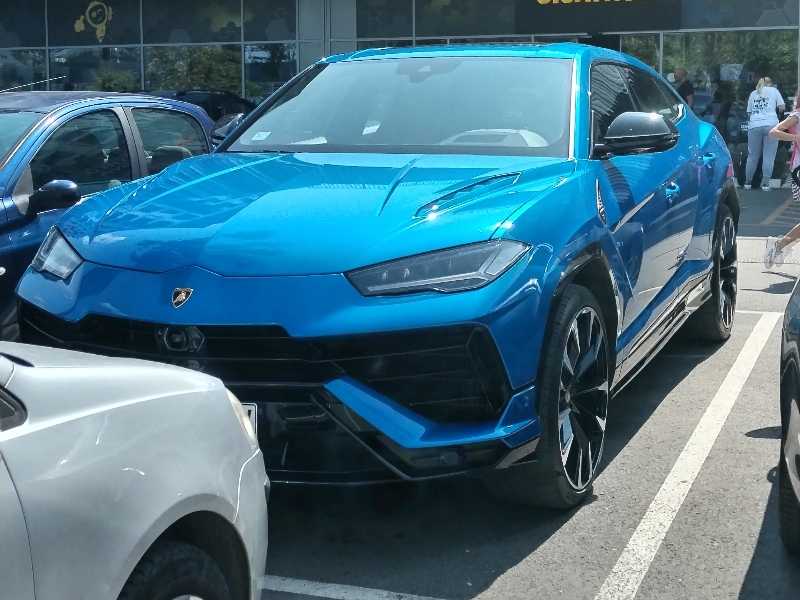 Lamborghini Urus spotted in Belgrade