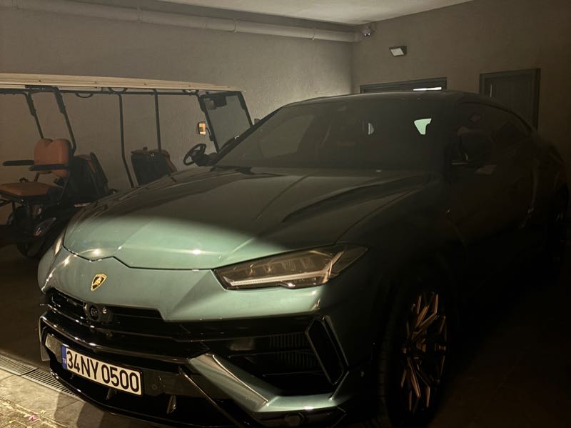 Lamborghini Urus spotted in Yalıkavak