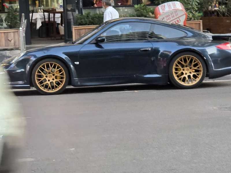 Porsche 911 (2005) spotted in Istanbul, Turkey
