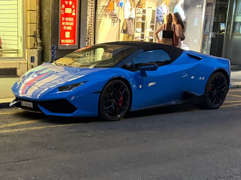 Lamborghini Huracán Spyder spotted in Bern