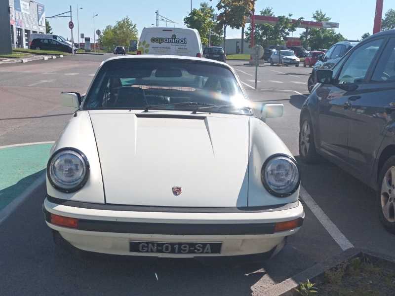 Porsche 911 spotted in Saint-Leu