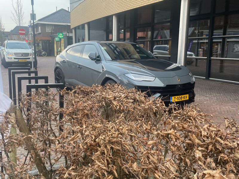 Lamborghini Urus spotted in Groningen