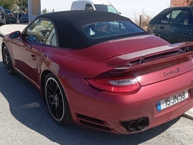 Porsche 911 Turbo S spotted in Loures
