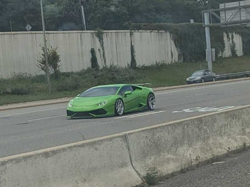 Lamborghini Huracán spotted in Minnetonka Mills