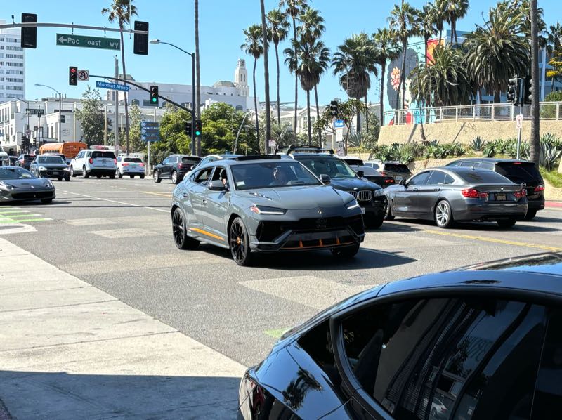 Lamborghini Urus (2022) spotted in Santa Monica, United States