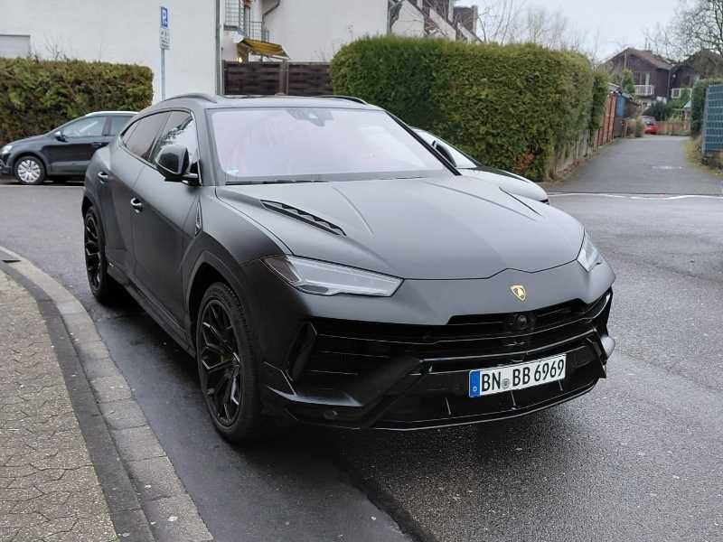 Lamborghini Urus (2022) spotted in Bonn, Germany