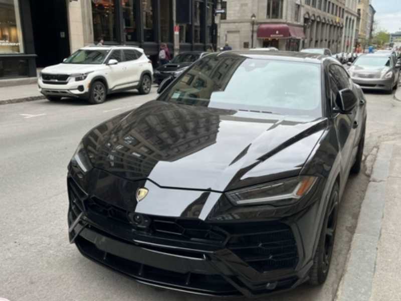 Lamborghini Urus (2022) spotted in Laval, France