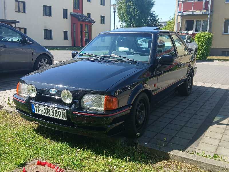 Ford Sierra RS Cosworth spotted in Berlin